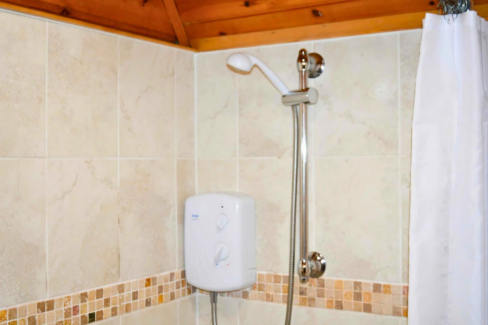 Peaceful Cowslip Lodge - Finlake Spa Resort In Devon Chudleigh Esterno foto